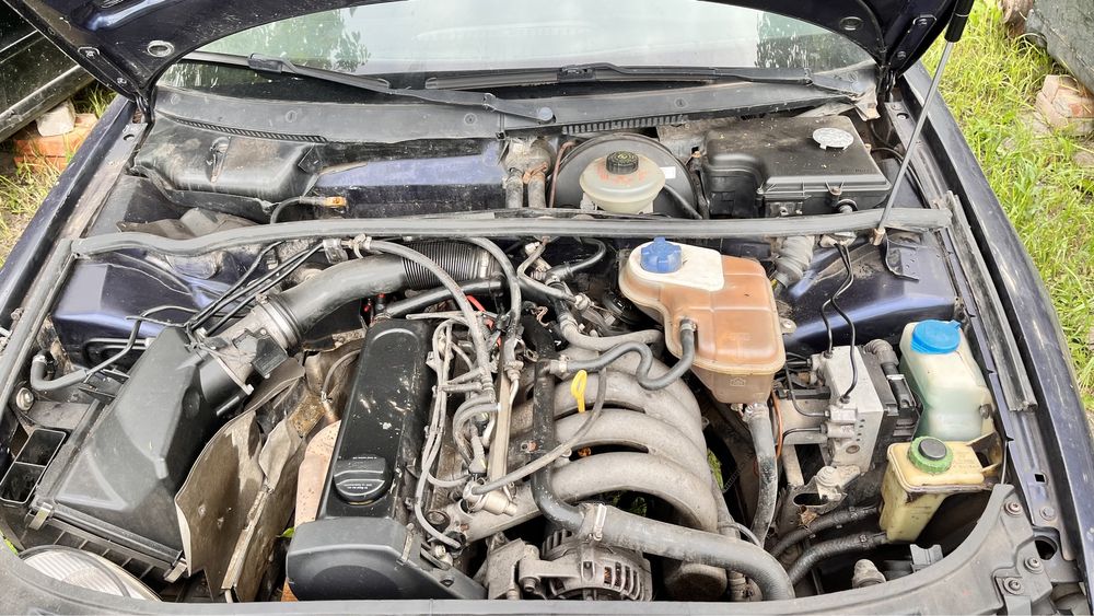 Двигун ,ауді а4б5 1.6бенз