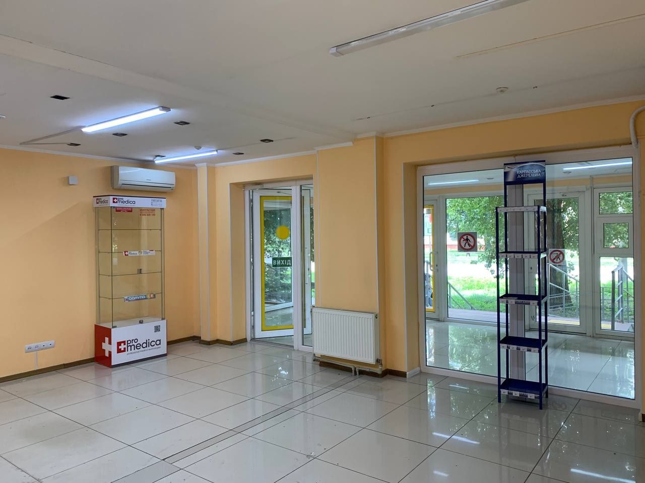 Оренда комерційного приміщення, 70 м², вул. 15 Квітня