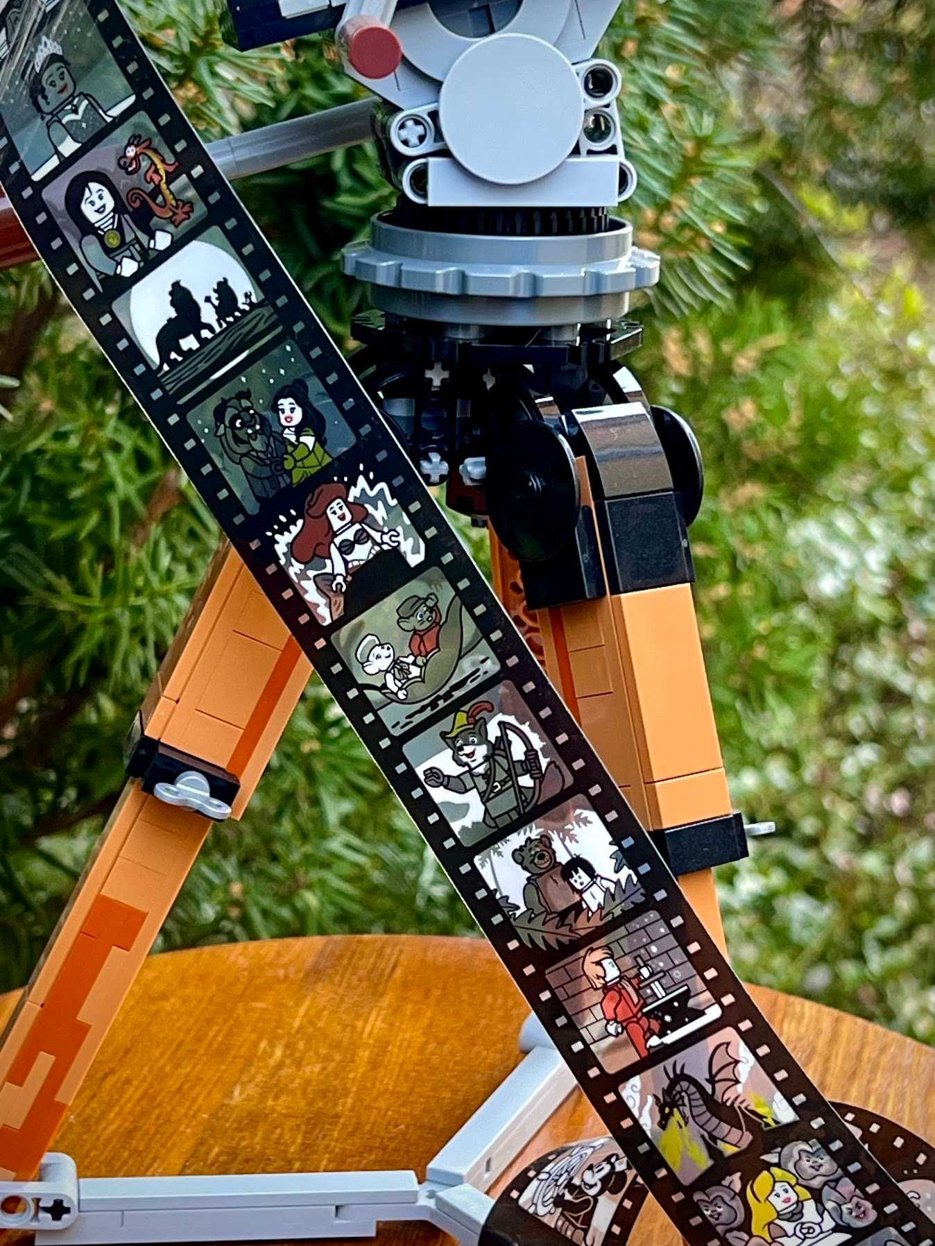 LEGO® 43230 Disney - Kamera Walta Disneya (A Homage to Walt Disney)