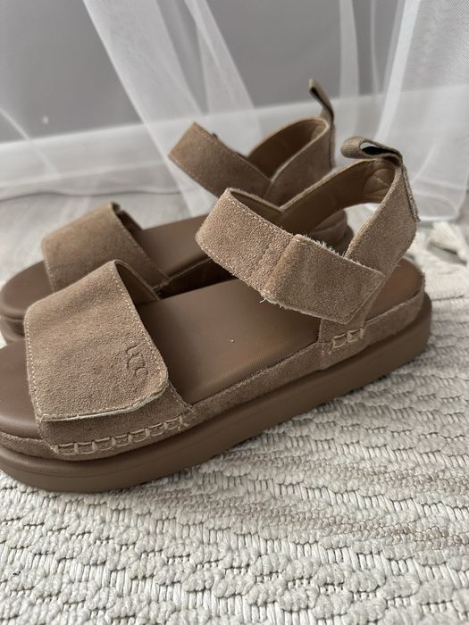Босоніжки натуральний замш UGG