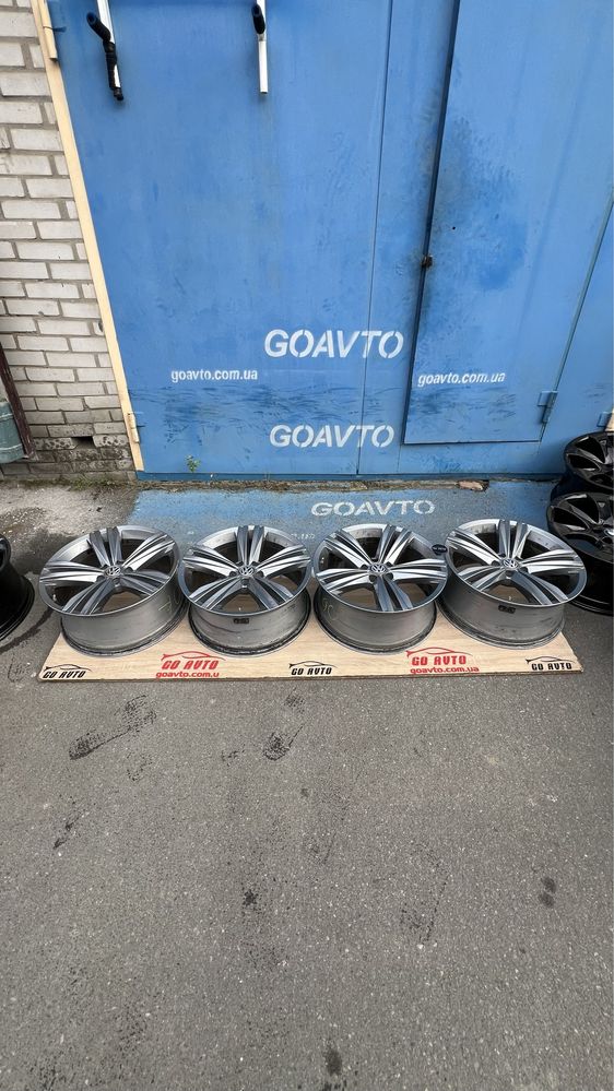 Goauto диски VW Touareg 5/112 r19 et28 8,5j dia66,6 як нові з датчикам