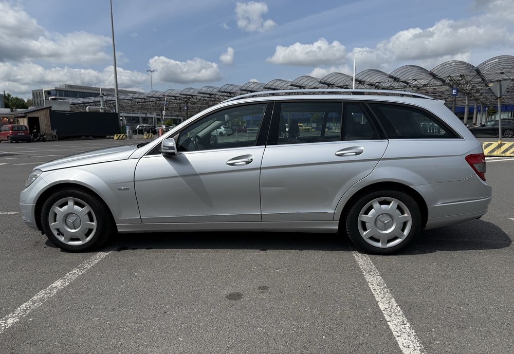 Mercedes-Benz C180 Avantgarde 1.8T CGI Benzyna 156KM Automat z Niemiec