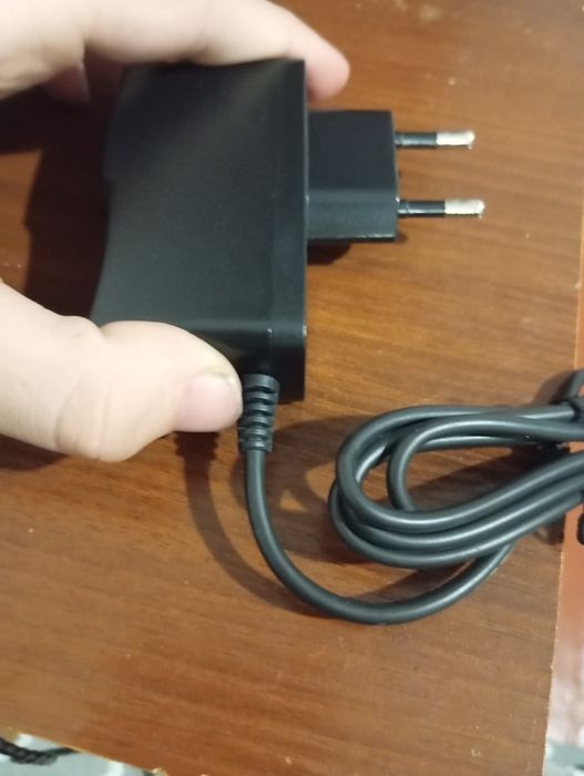 Мережевий адаптер живлення зарядка 220V-5V 2A з mini USB