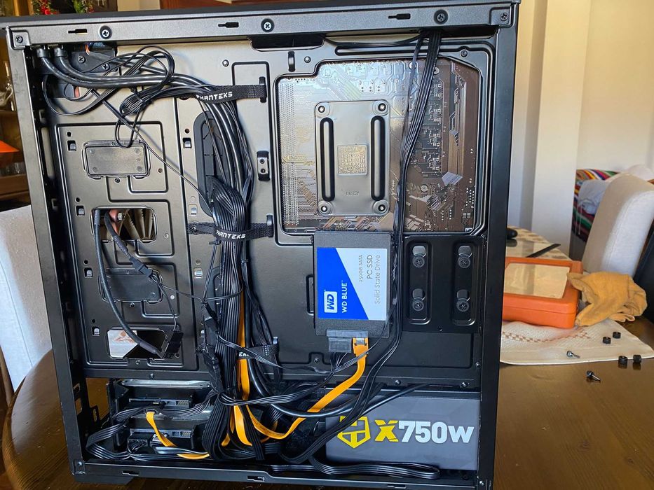 PC Gaming – Ryzen 5800X3D + RTX 4060 + 32GB RAM