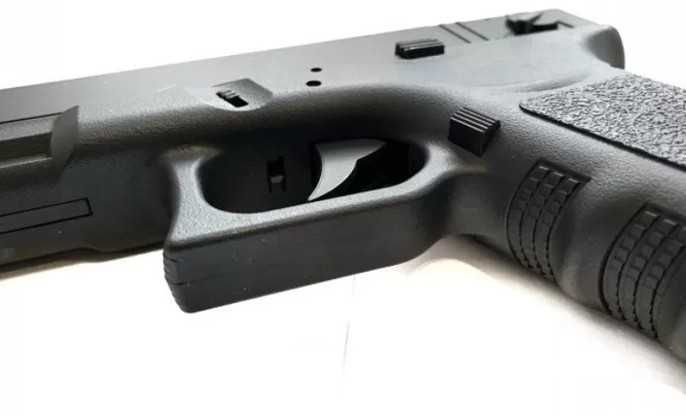 Дитячий пістолет Глок CYMA ZM17 Затворна затримка розборка кульки 6 мм