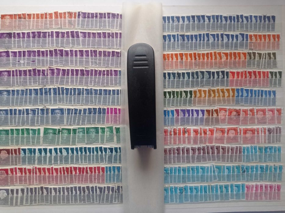 Znaczki pocztowe - Holandia - Nederland - 4533 sztuki + klaser.