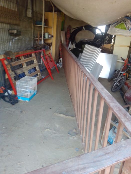 Grade de ferro com portão em óptimo estado de conservação