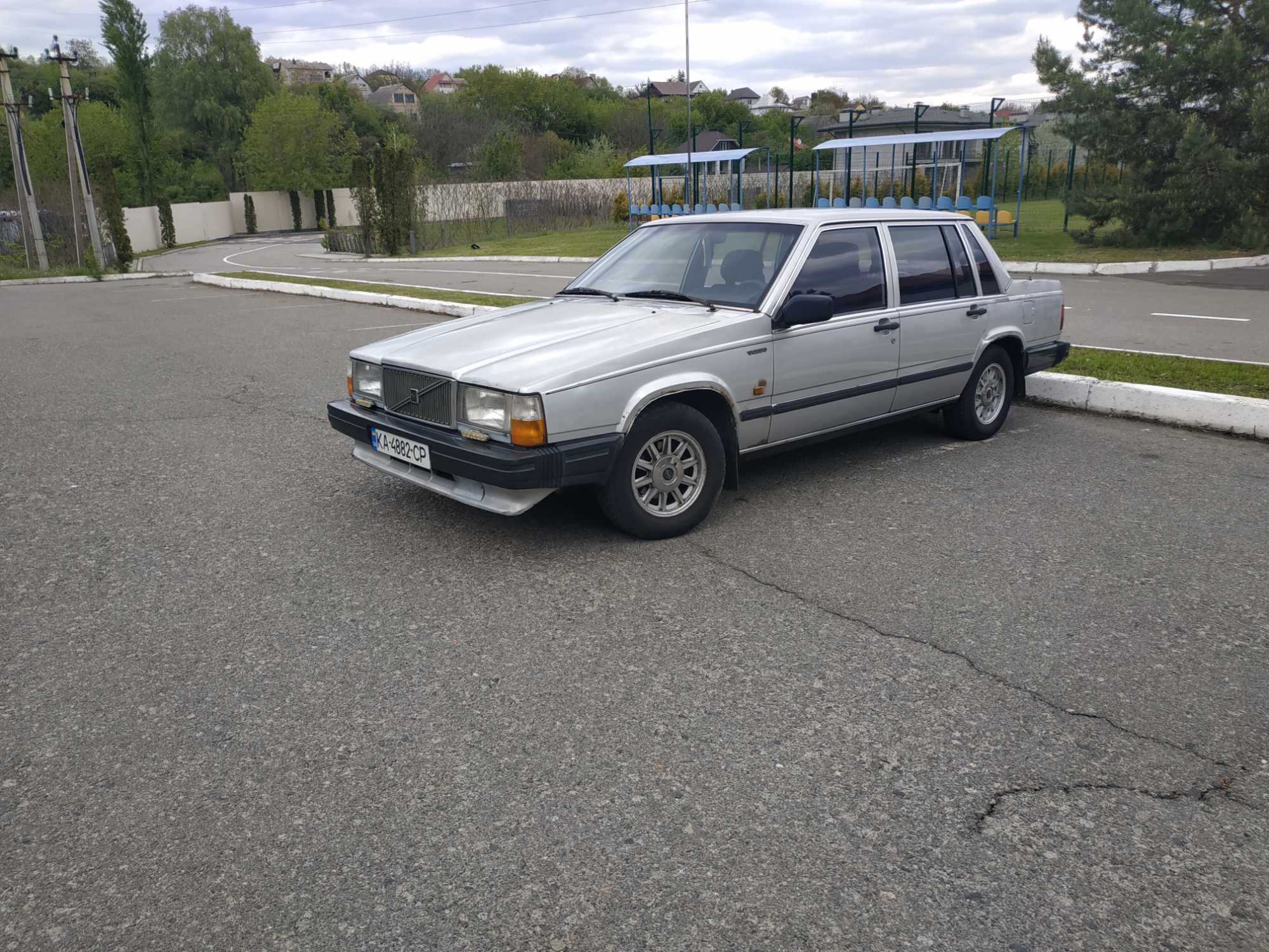 Продам Volvo 740