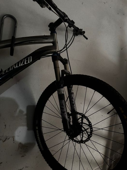 Bicicleta Specialized suspensão total