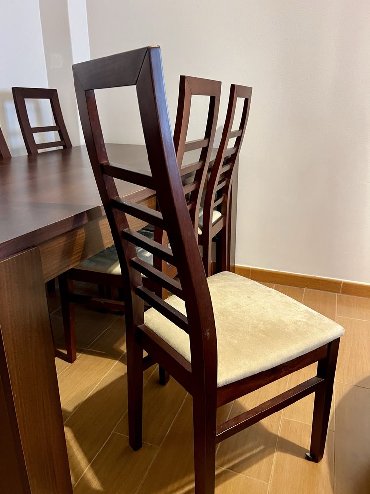 Mesa de jantar extensível