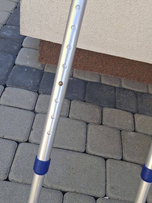 Kule Ortopedyczne Kule Do Chodzenia Regulowane
REGULOWANA WYSOKOŚĆ: Ku