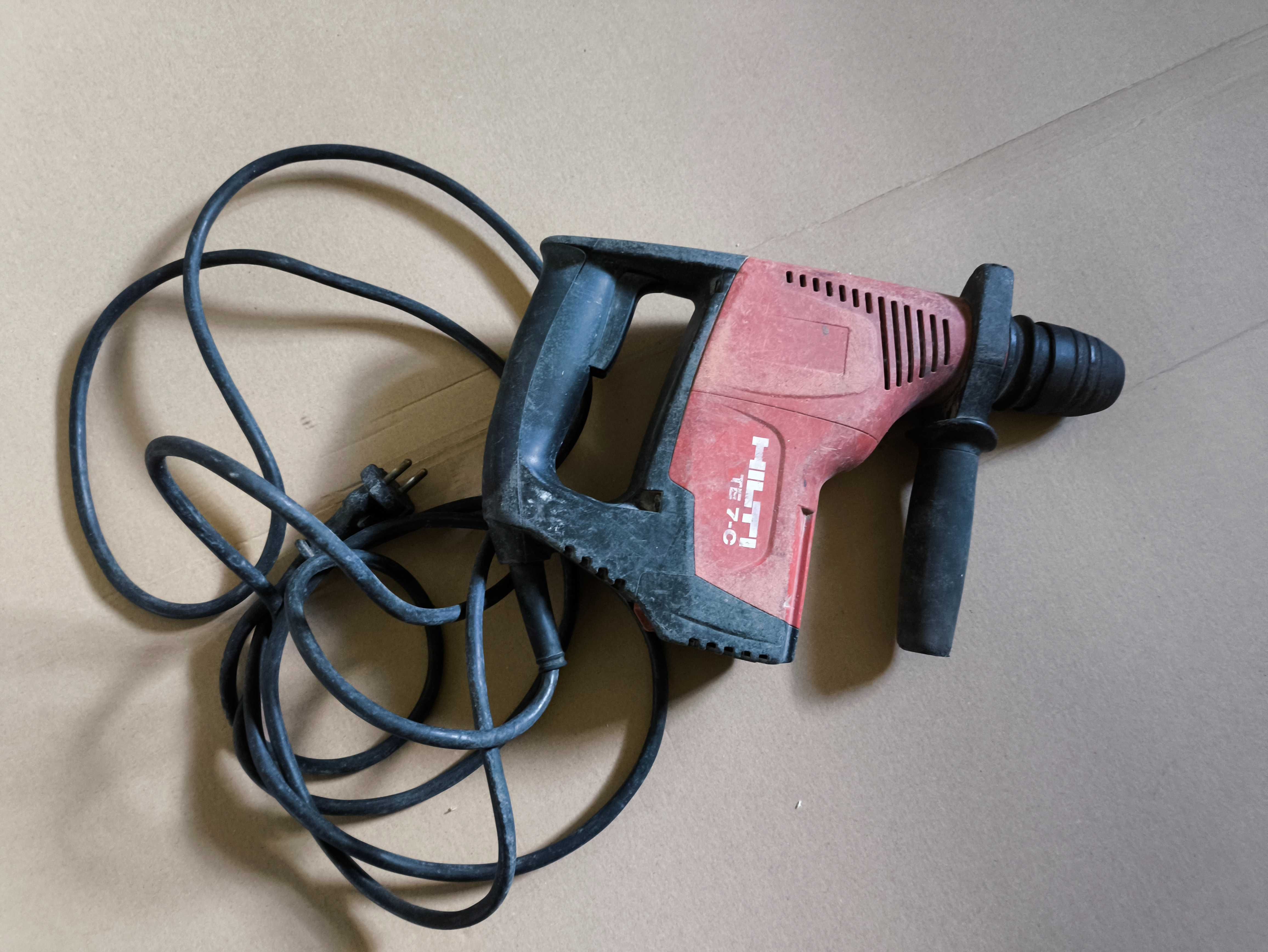 Sprzedam młotowiertarkę HILTI TE 7-C – wymaga serwisu
