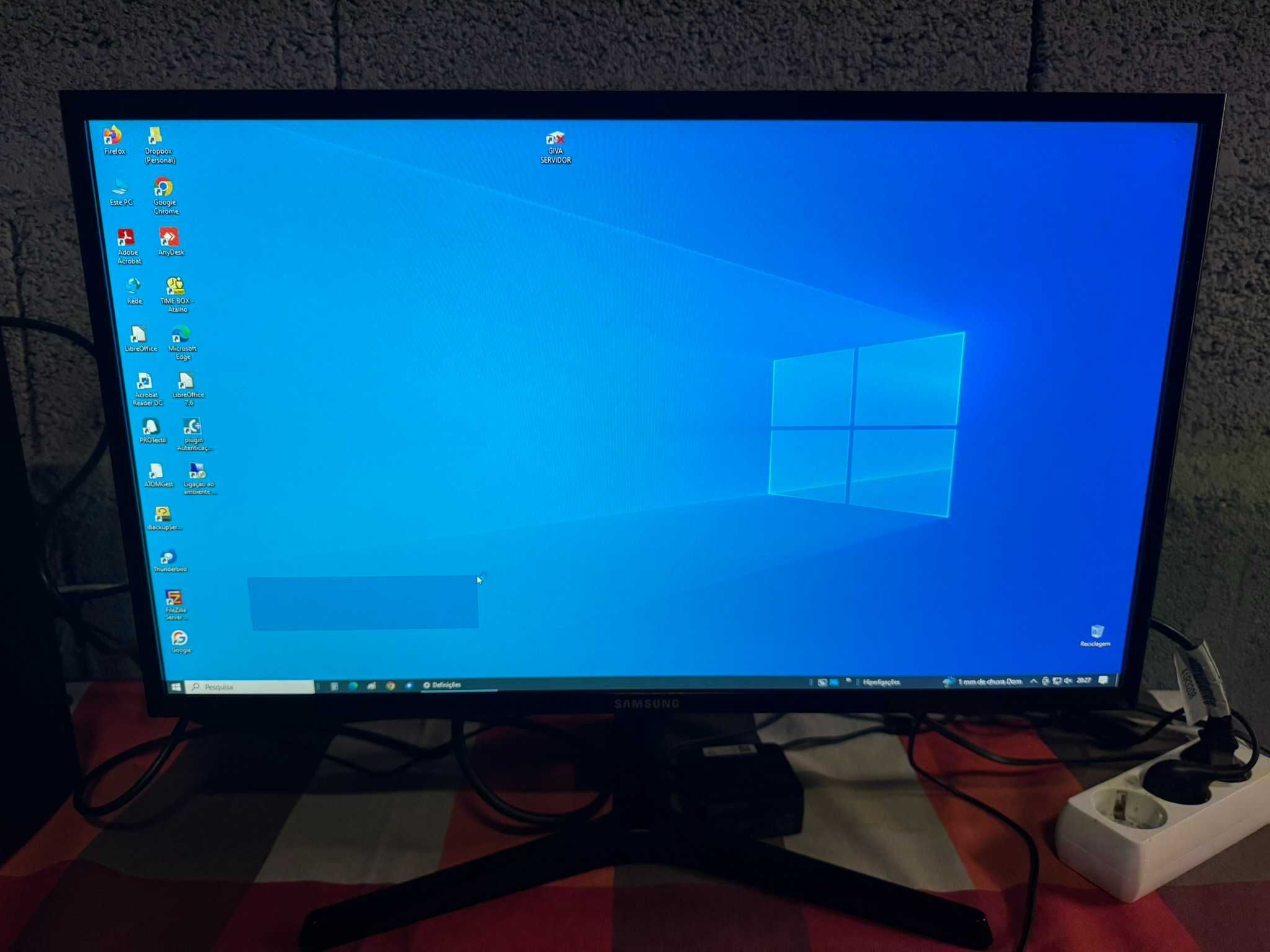 Setup Completo Torre + Monitor + Teclado e Rato
