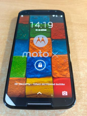 Продам Motorola Moto X2 Football оригинал цвет красный , новый .
