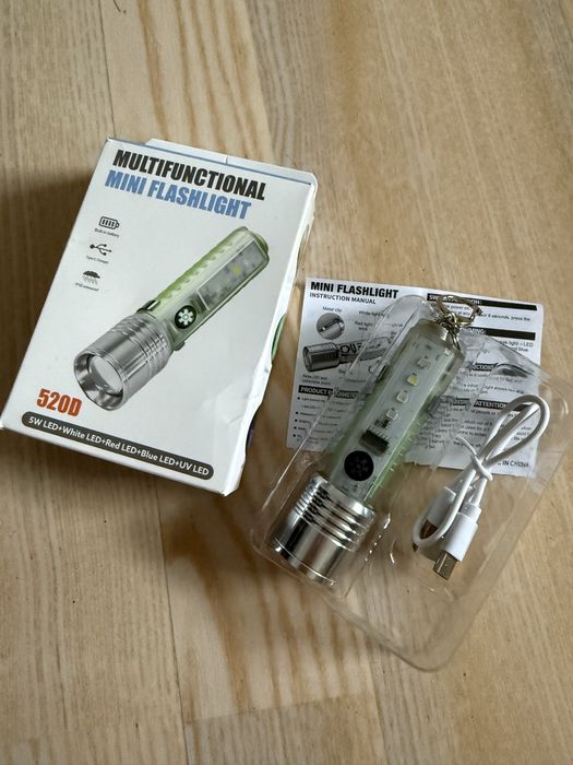 Wielofunkcyjna latarka LED 5W +UV +czerwone +niebieskie światło USB-C