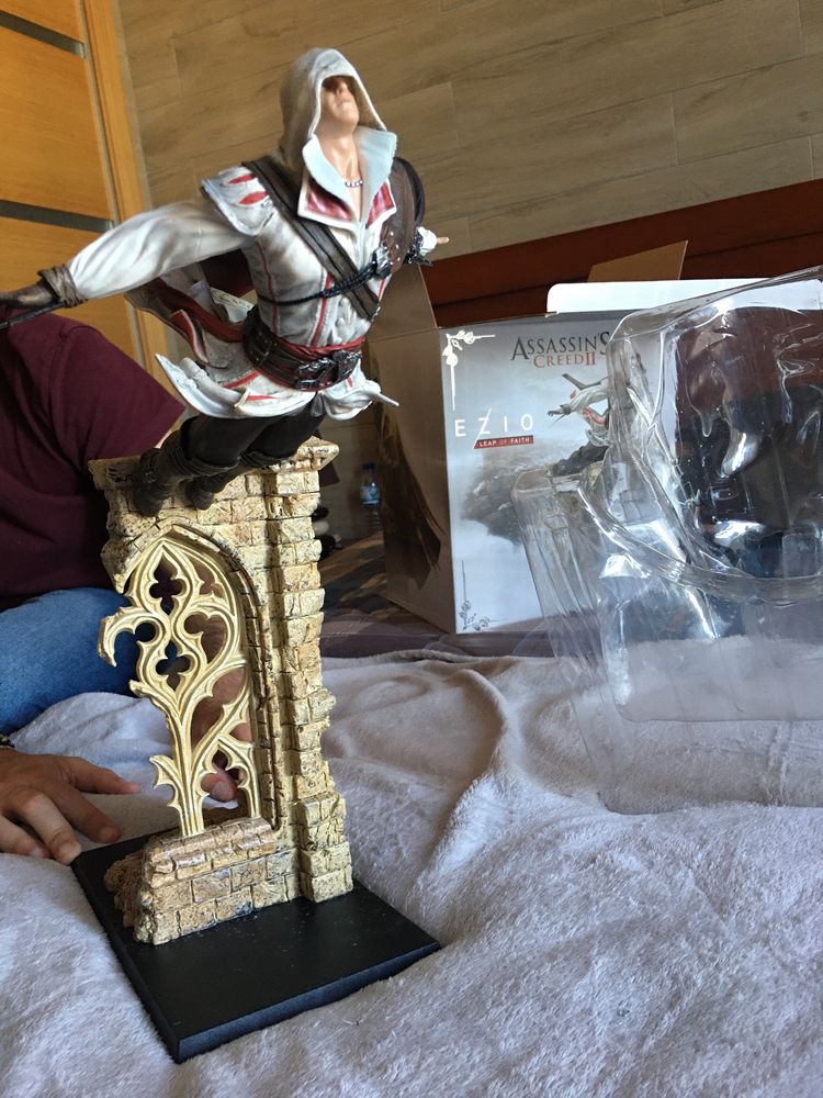 Estatueta Ezio - Leap of Faith