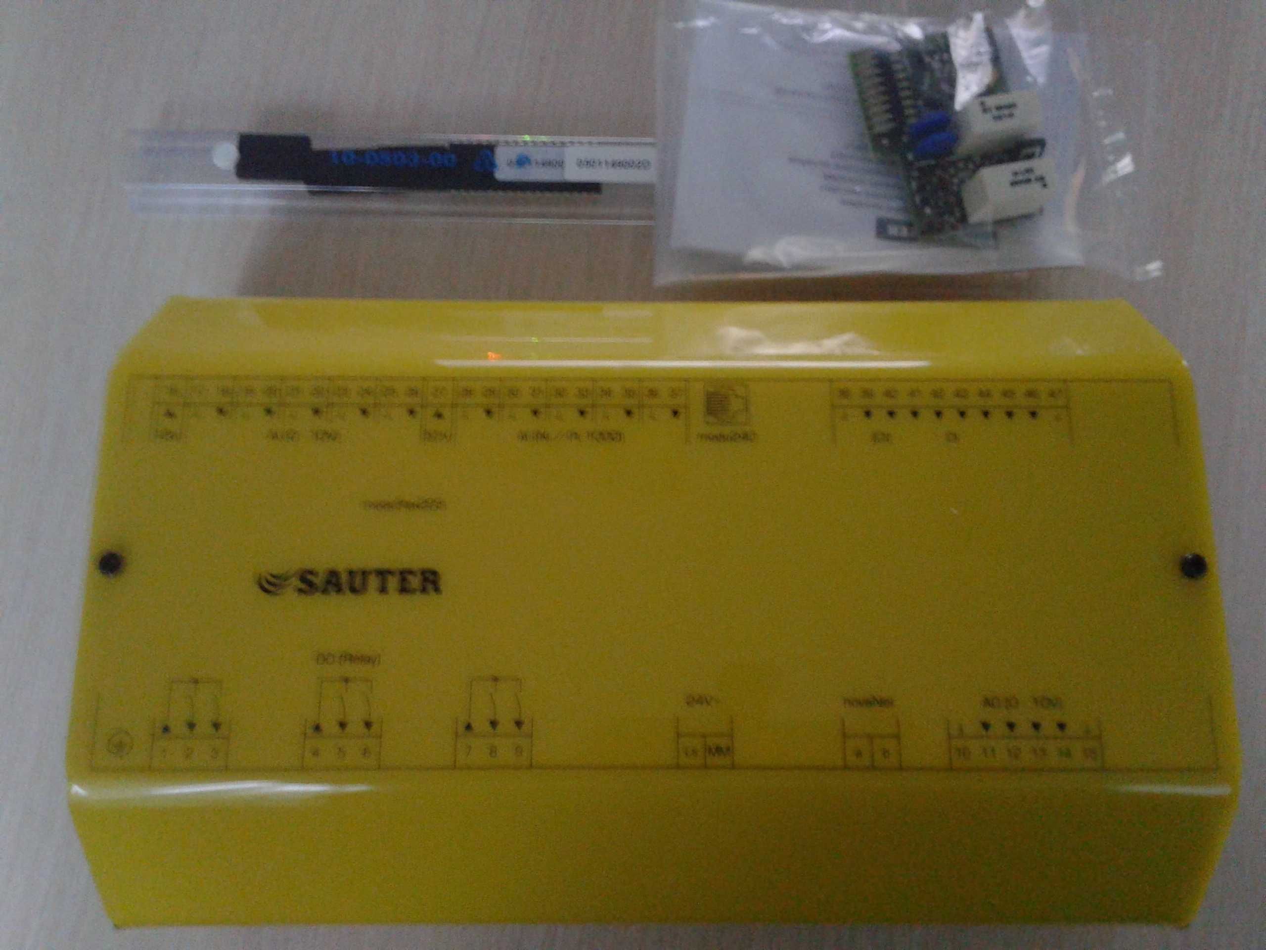 Sauter novaFlex EYR 203 F001 Универсальный контроллер
