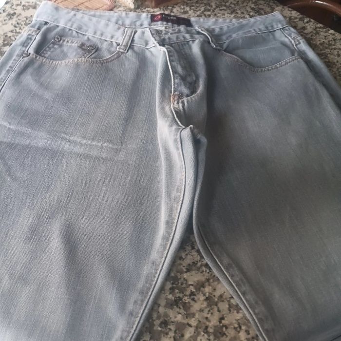 Vendo lote de 2 pares de calças de ganga Diversas calças de ganga para