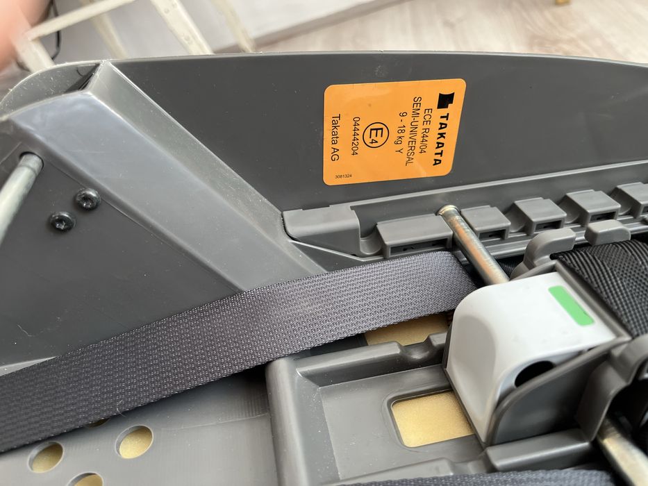 Sprzedam fotelik samochodowy i-size 0-18