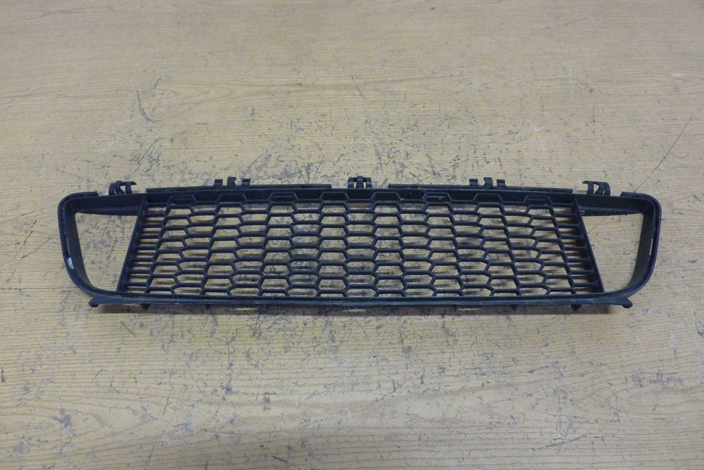 BMW 1 F20 kratka zderzaka przedniego przód M PAKIET 5104.8969 ŁADNA