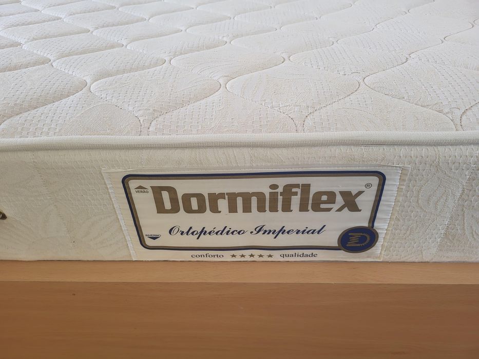 Cama de solteiro completa em otimo estado