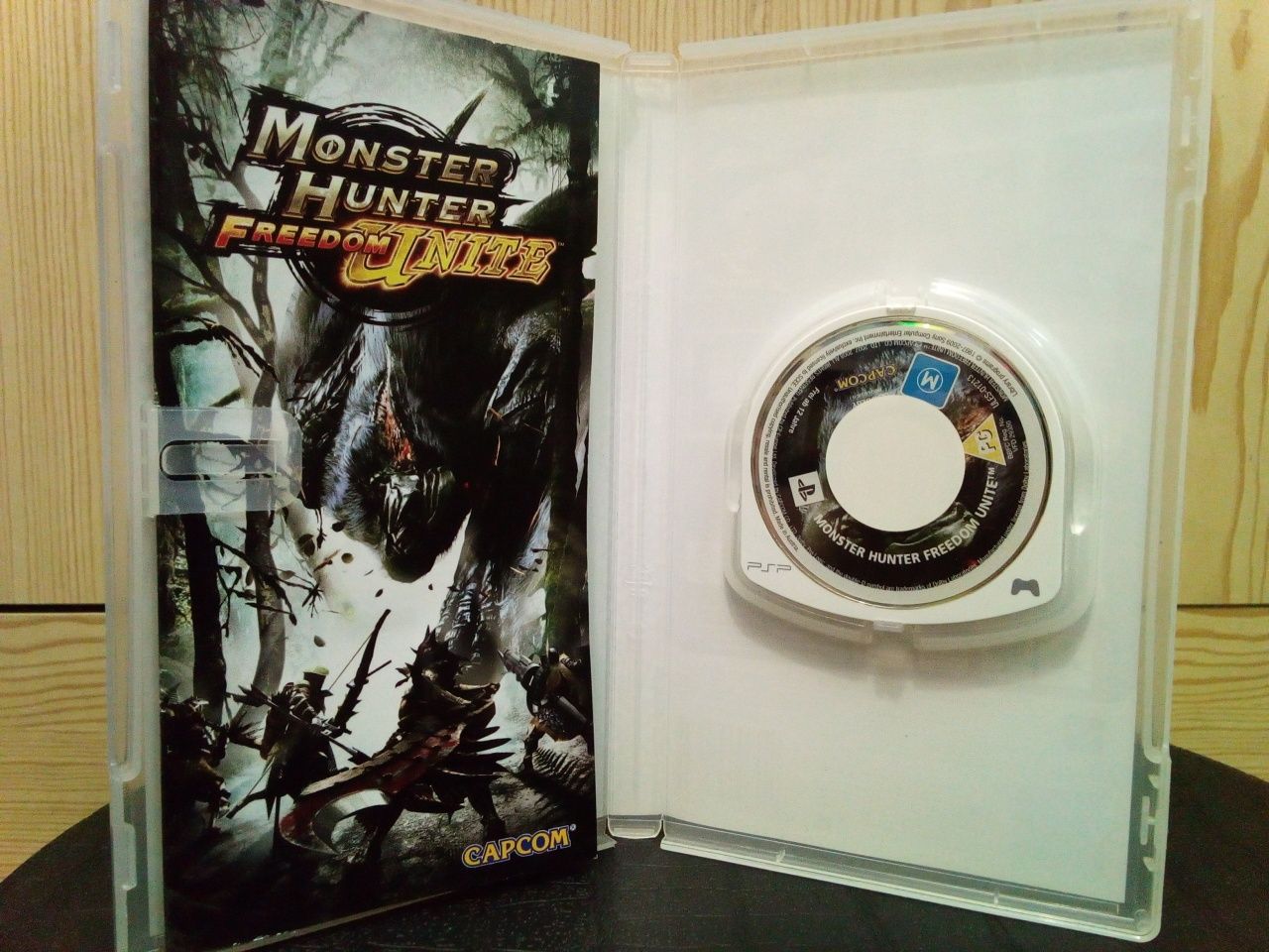 Jogo Monster Hunter Freedom Unite para Playstation Portable PSP