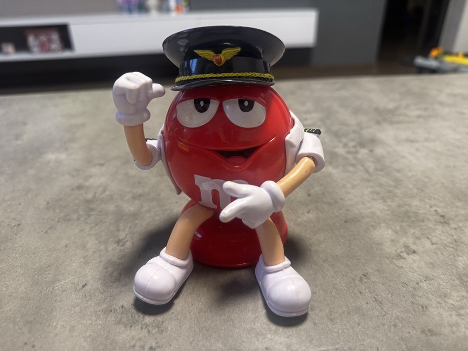 Машинки M&M та мотоцикл