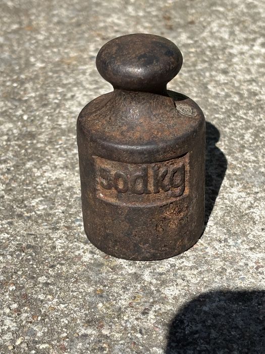 Stary żelazny odważnik 0,5kg