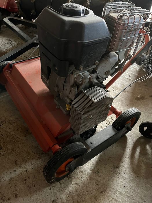 Wertykulator spalinowy