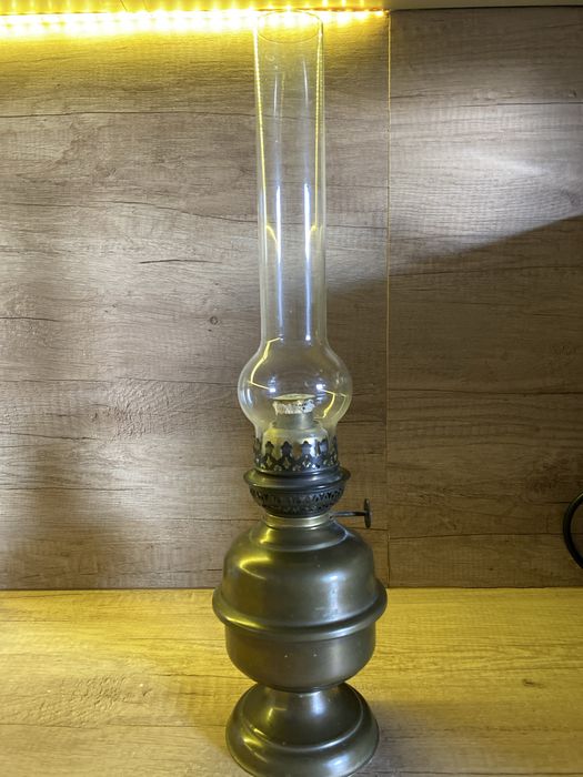 Stara lampa naftowa