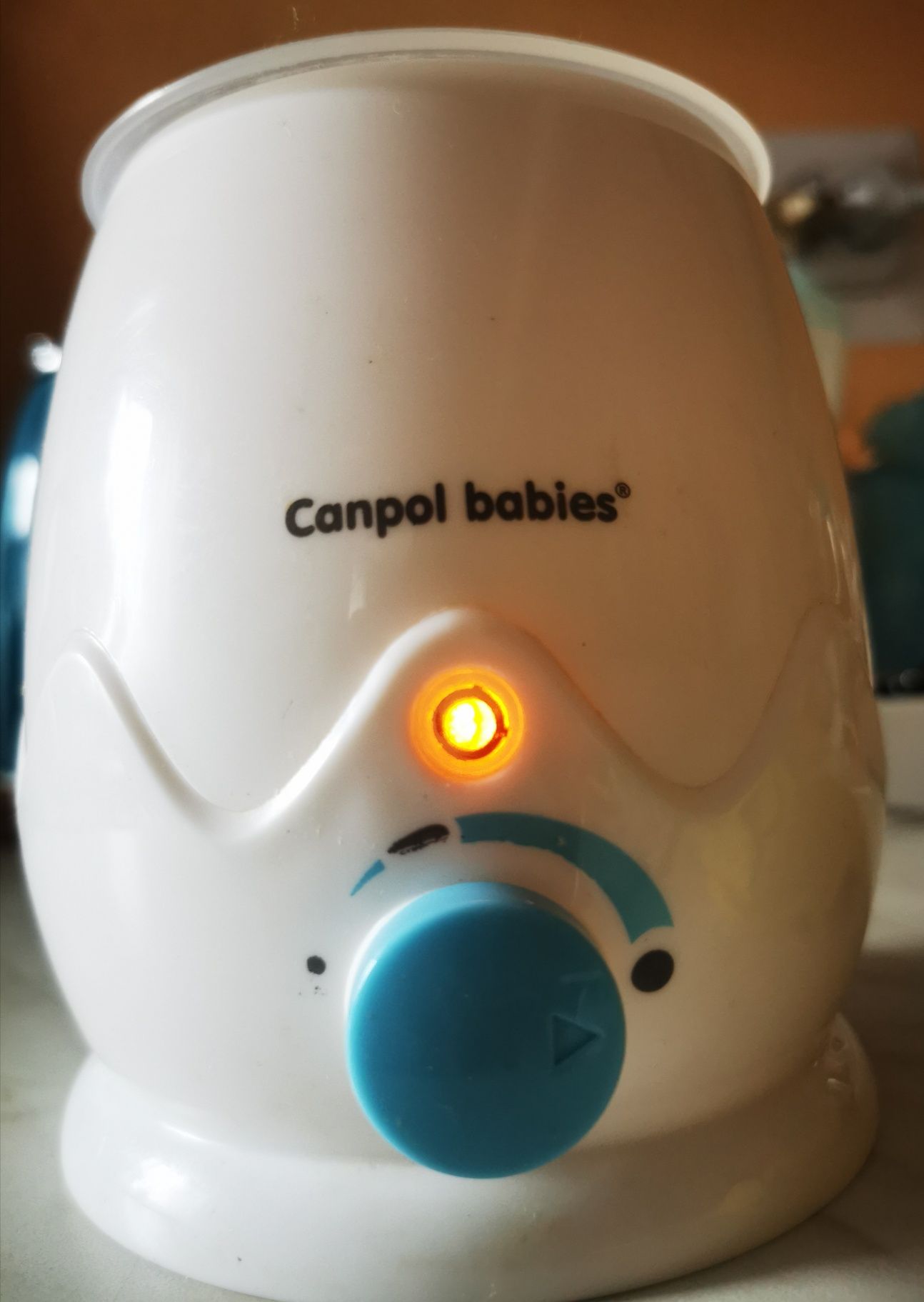 Podgrzewacz do butelek canpol, gratis, gryzak do nauki jedzenia