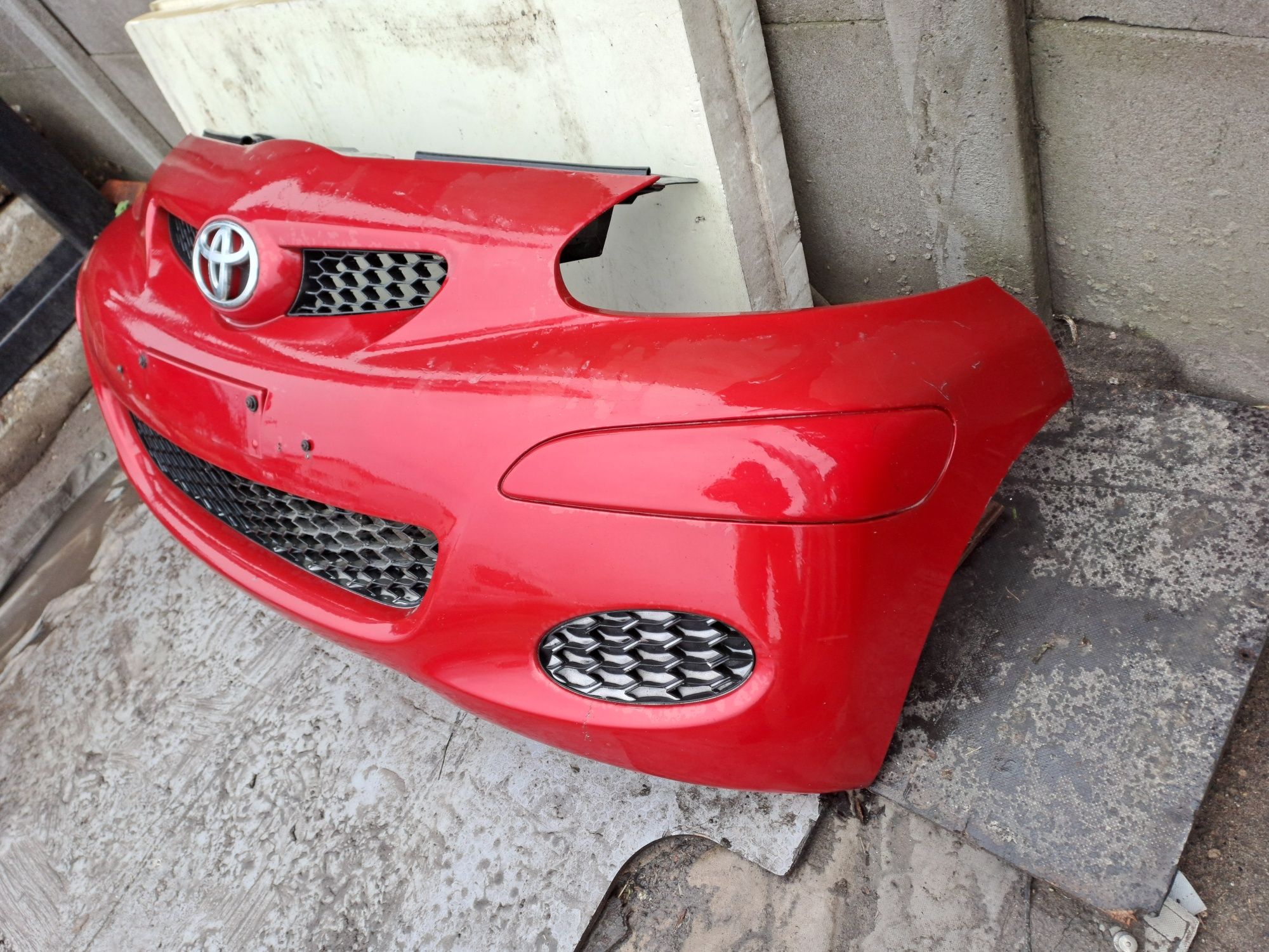 Zderzak przód przedni Toyota Aygo I 05-
