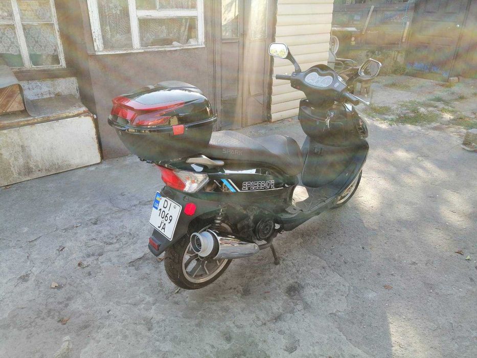 Продам скутер Spark 150s 17r