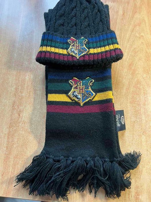 Шапка і шарф з емблемою Гаррі Потера (на подростка)