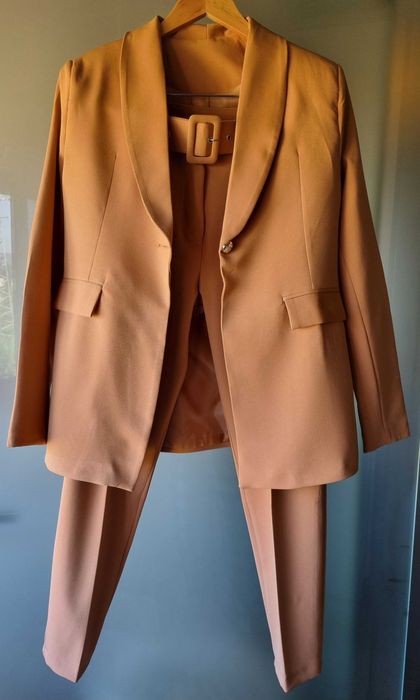 Fato - Blazer + Calças (S/M)