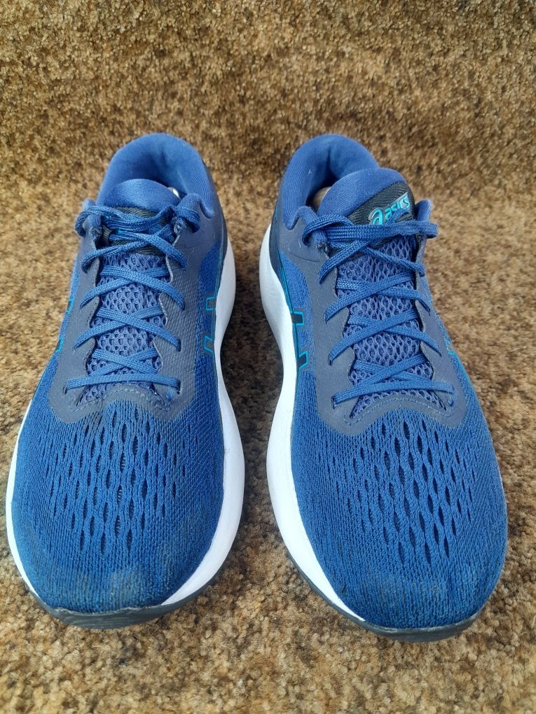 Кросівки літо оригінал Asics 42 розмір.