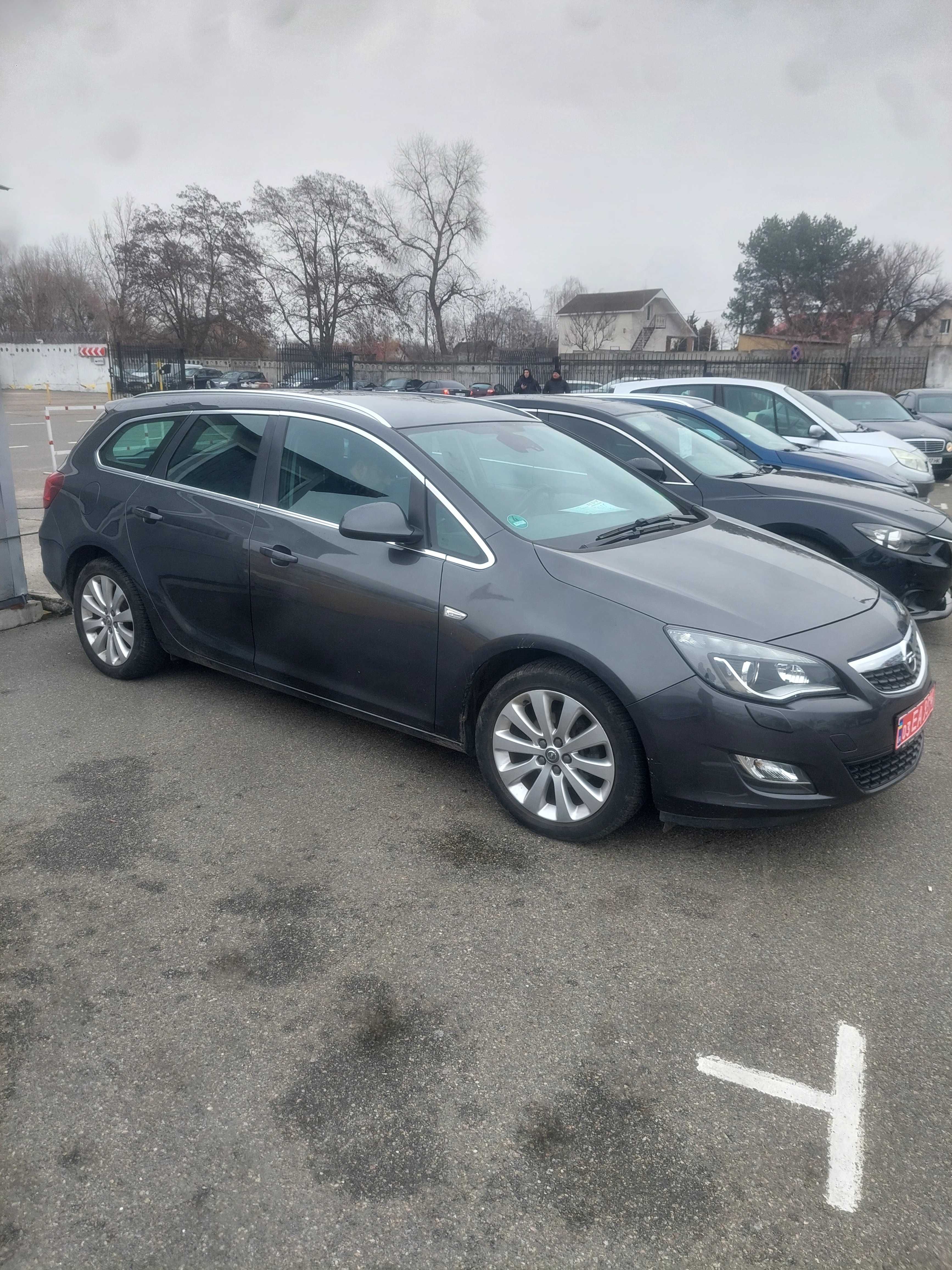 Opel astra j 2011