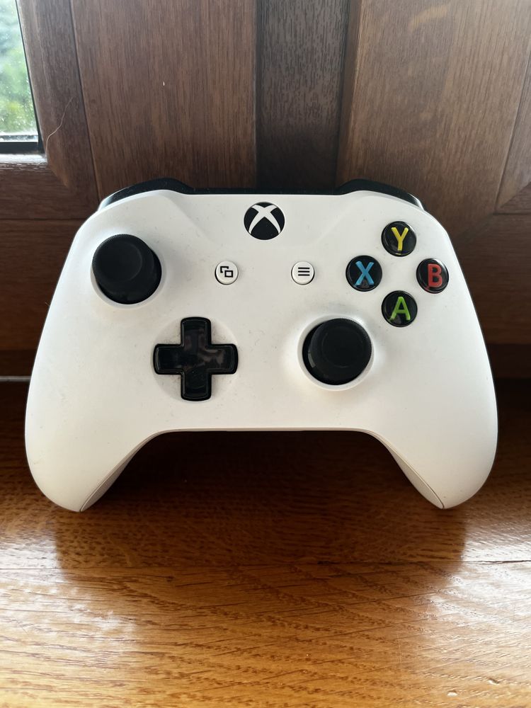 Xbox one s z 1 padem