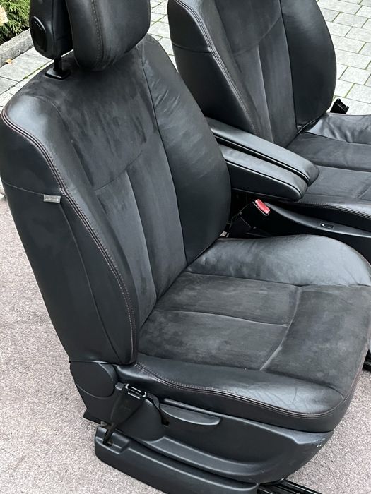 Espace IV Czerwona Nic  Alkantara