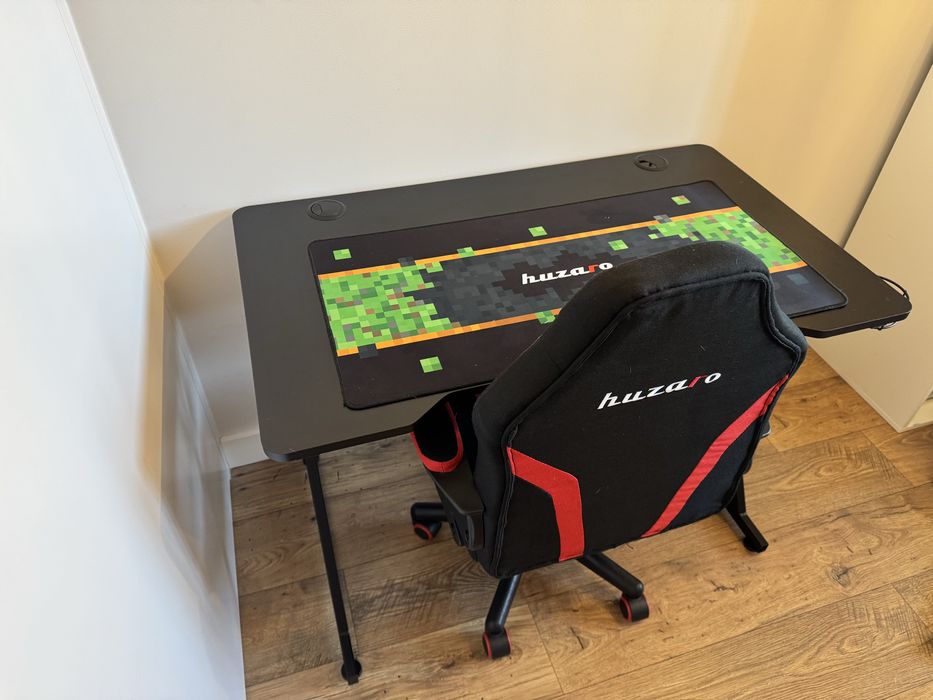 Fotel gamingowy i biurko Huzaro dla dziecka