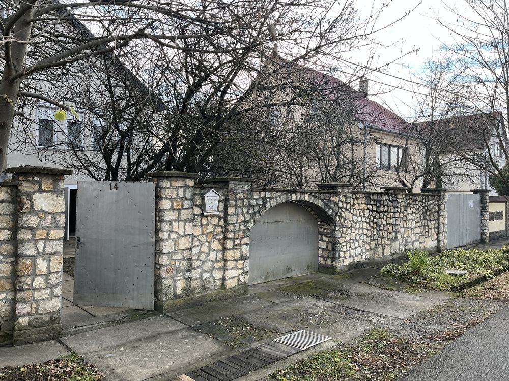 Дім 262 м2 ділянка 10 сот Берегово Січова 14