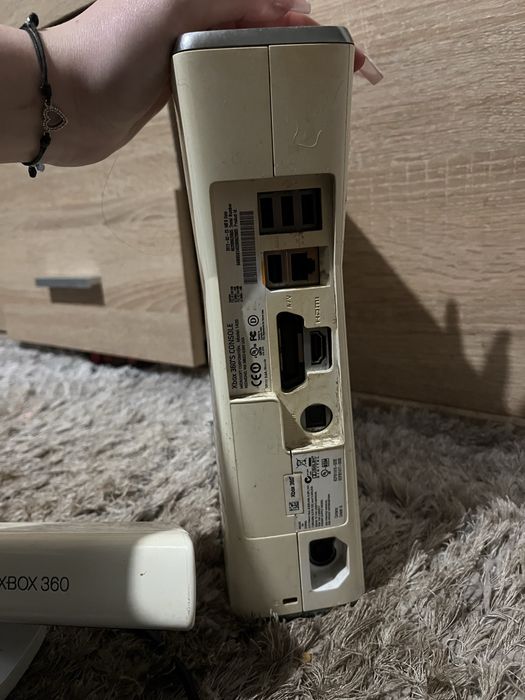 xbox360 biały jesli ktos jest zainteresowany prosze pisac