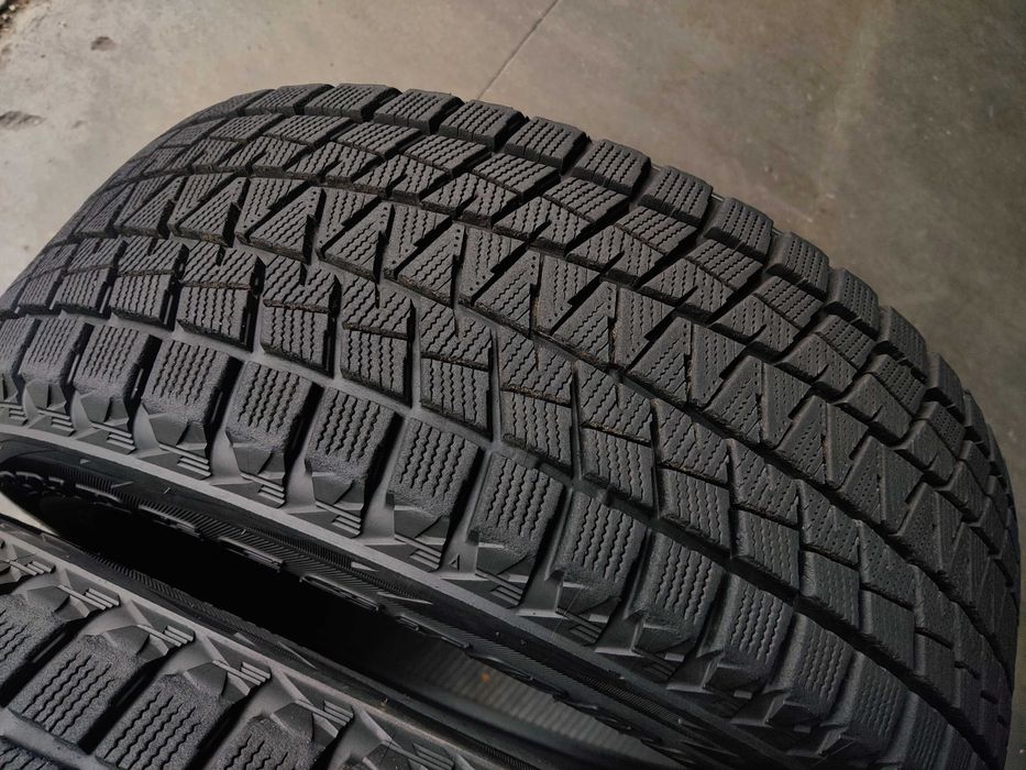 Пара R18 245 60 Bridgestone Blizzak зимові шини у відмінному стані