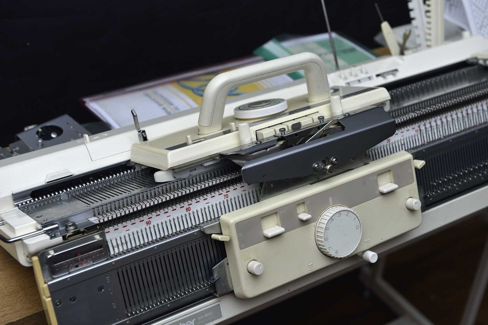 Двофонтурна в'язальна машина 5 класу Brother KH-864\KR850. Ідеал!