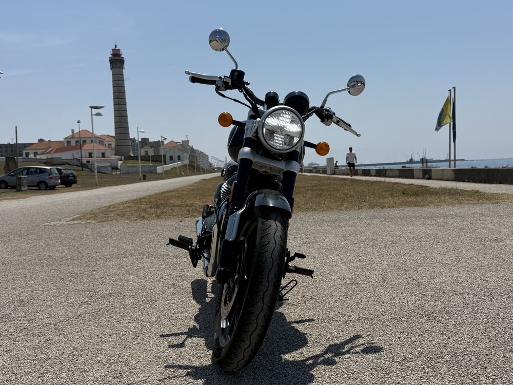 ROYAL ENFIELD SUPER METEOR 650 para venda - pronta a rolar punho