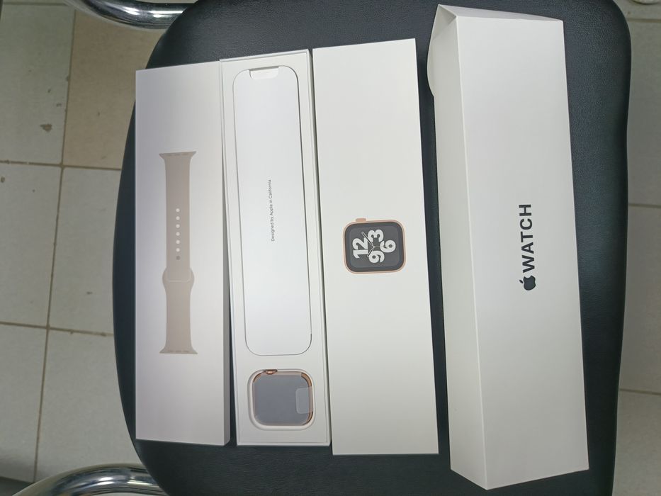 Apple Watch SE 44mm a2352