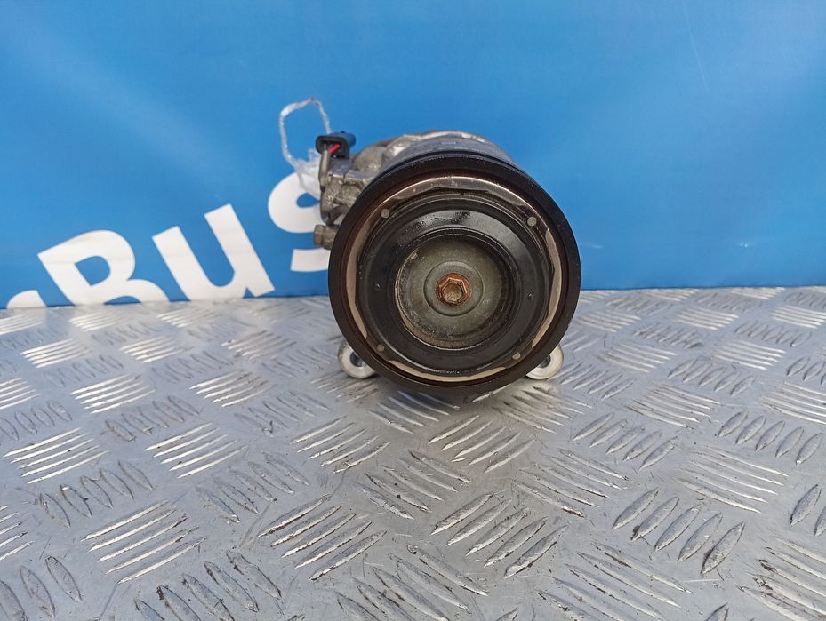 Компресор кондиціонера 2.0 БМВ 3 Ф30 бензиновий BMW F30 3.0i шрот