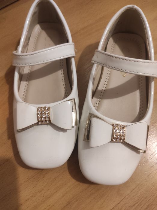 Buty buciki baletki pantofelki kokardka 27 białe ecru okazja