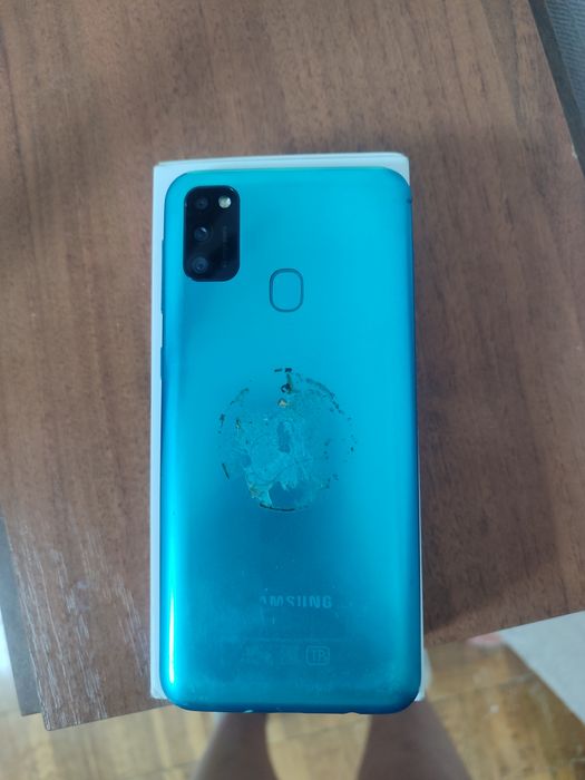 Телефон Samsung M21