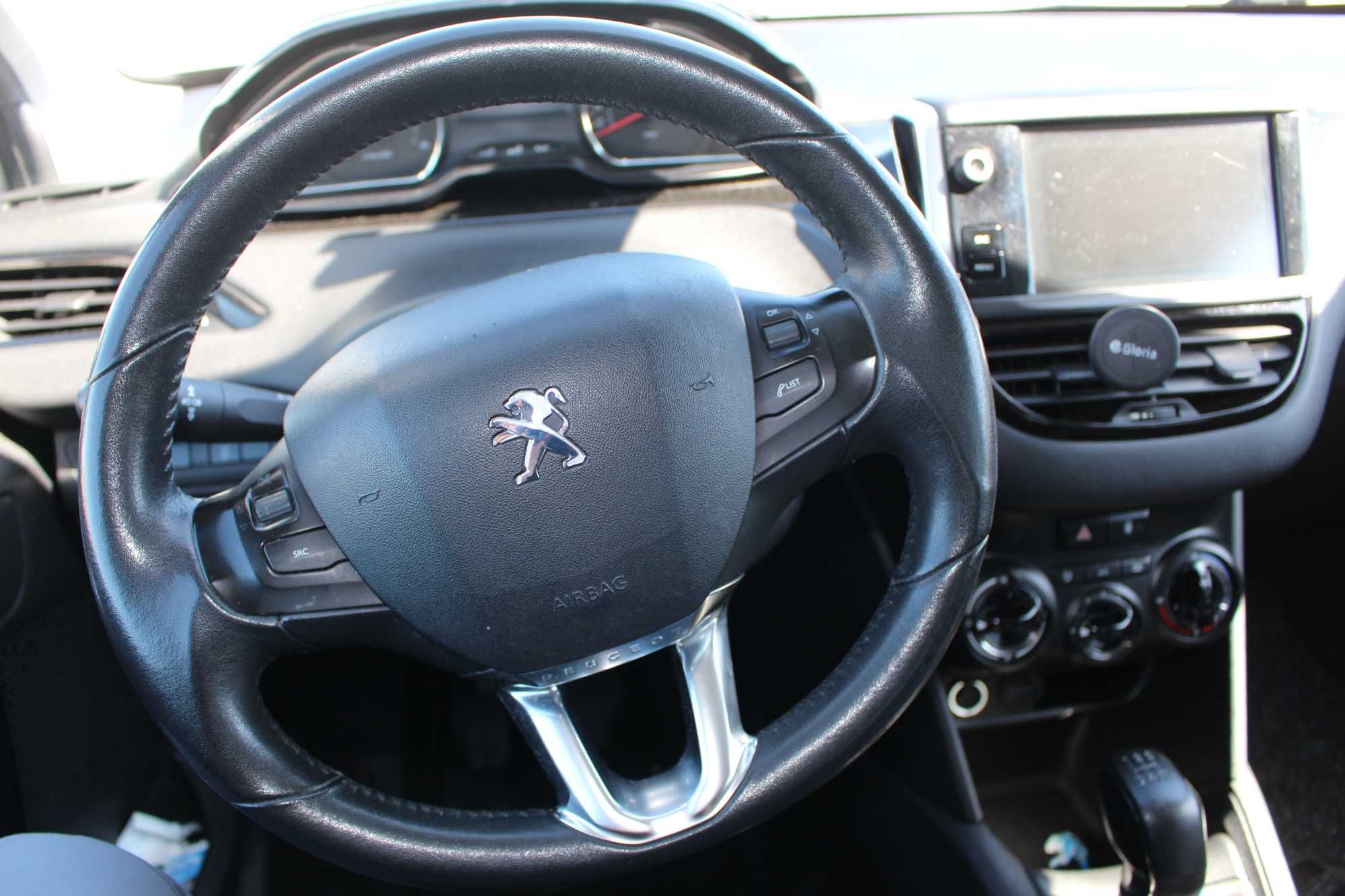 Peugeot 208 1.4  2015